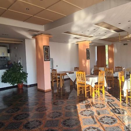 Hotel Nicola Lezhë Екстериор снимка