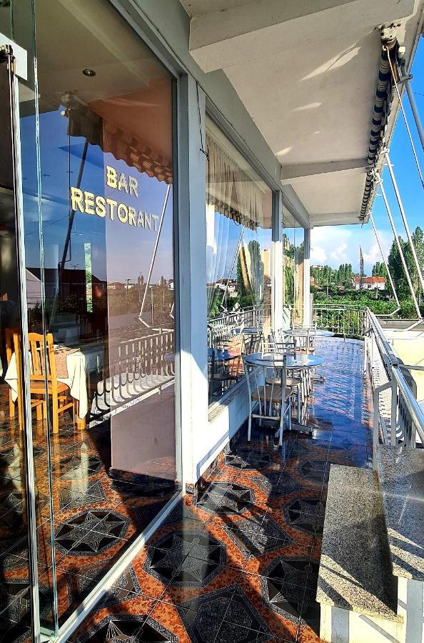 Hotel Nicola Lezhë Екстериор снимка