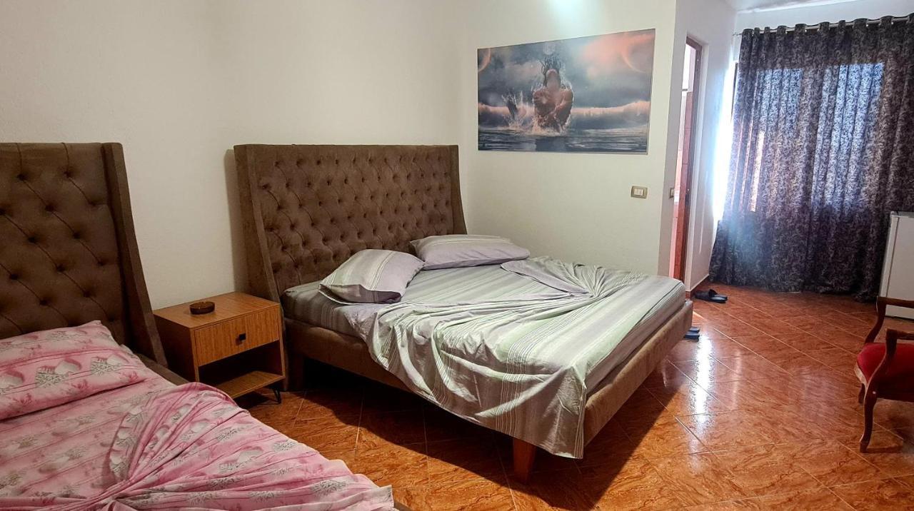 Hotel Nicola Lezhë Екстериор снимка
