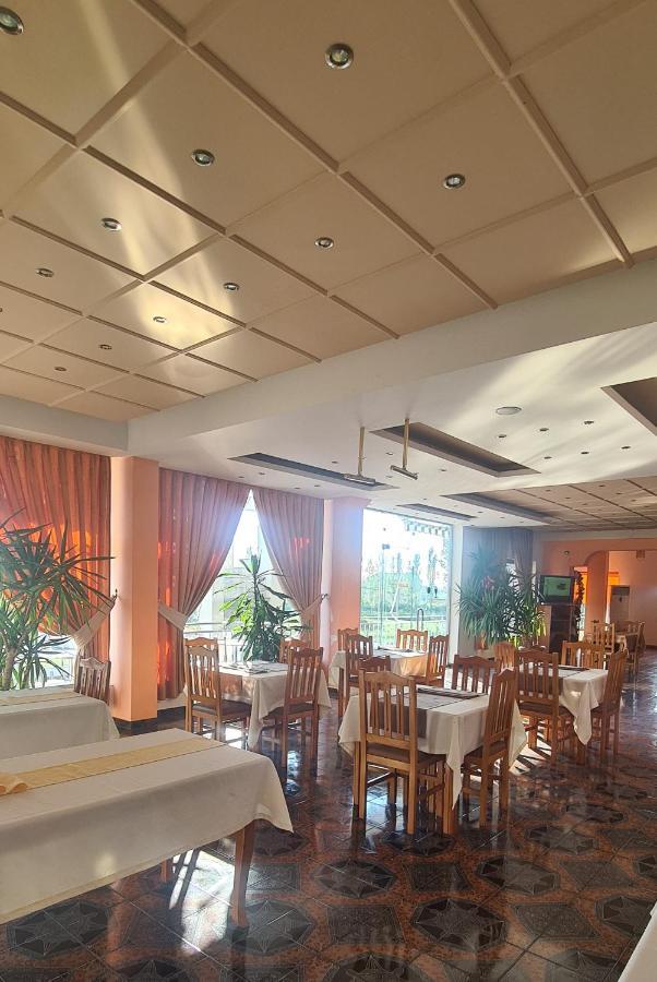Hotel Nicola Lezhë Екстериор снимка