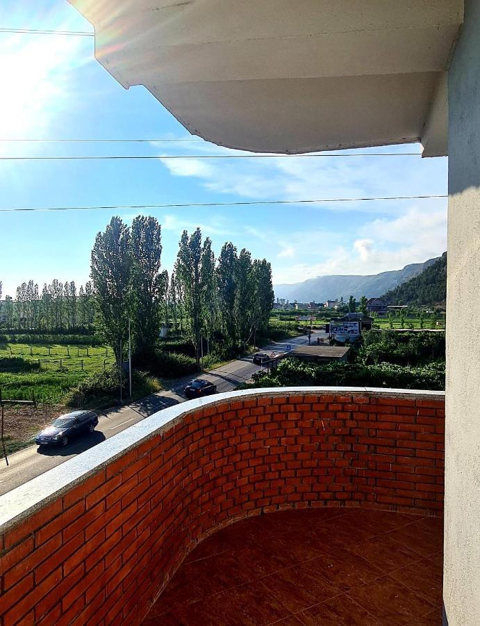 Hotel Nicola Lezhë Екстериор снимка