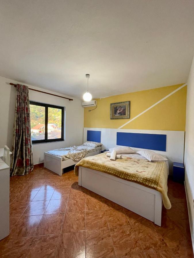 Hotel Nicola Lezhë Екстериор снимка