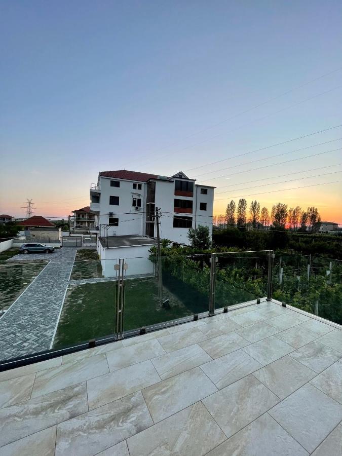 Hotel Nicola Lezhë Екстериор снимка