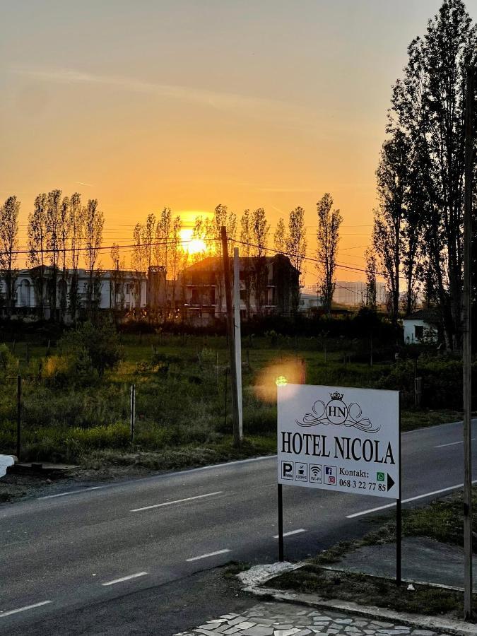 Hotel Nicola Lezhë Екстериор снимка
